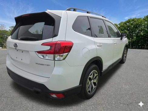 Used 2023 Subaru Forester Premium AWD/4WD image 6
