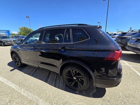 Used 2023 Volkswagen Tiguan SE R-Line AWD/4WD image 2