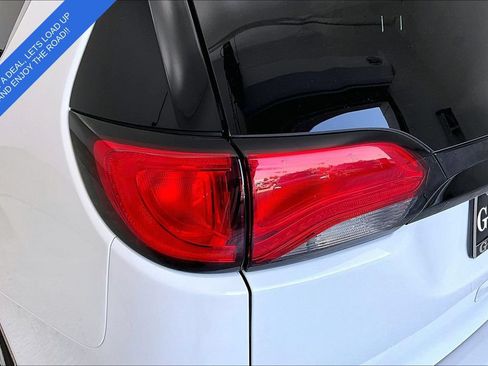 Used 2023 Chrysler Voyager LX FWD image 39