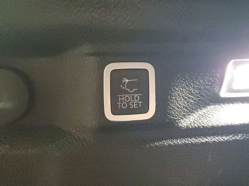 Used 2022 Jeep Grand Cherokee L Limited image 12