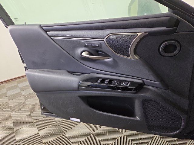 Used 2024 Lexus ES 300h w/ Accessory Package (Z1) FWD image 29