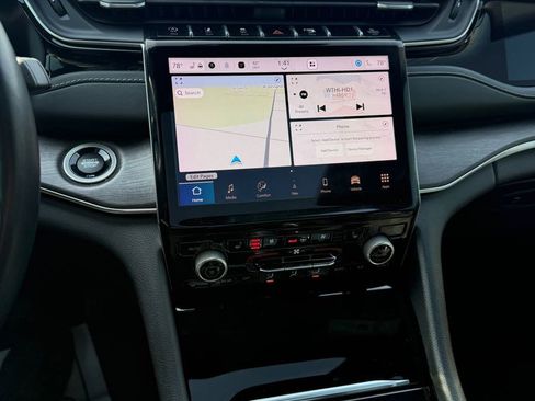 Used 2022 Jeep Grand Cherokee L Overland image 18