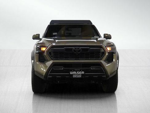 Used 2024 Toyota Tacoma TRD Off-Road image 8