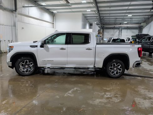 Used 2024 GMC Sierra 1500 SLT w/ SLT Premium Plus Package image 5