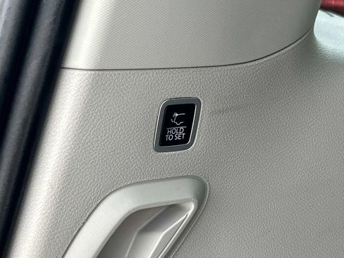 Used 2023 Jeep Grand Wagoneer 4WD image 15