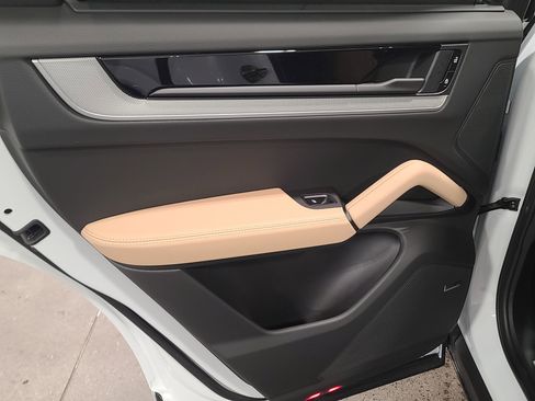 New 2026 Porsche Cayenne image 26