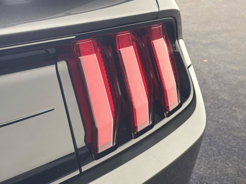 Used 2020 Ford Mustang Shelby GT500 w/ Technology Package RWD image 15