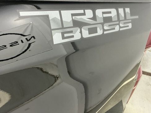 Used 2025 Chevrolet Silverado 1500 Custom Trail Boss w/ Dark Appearance Package image 6