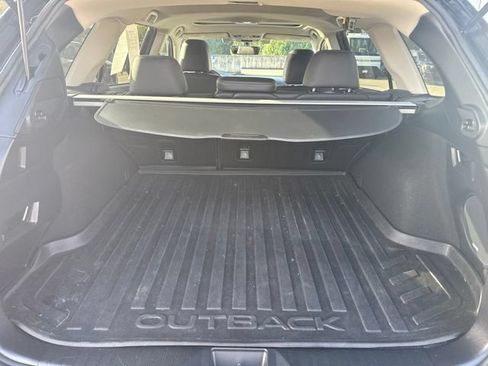 Used 2019 Subaru Outback 2.5i Limited w/ Popular Package #2 AWD/4WD image 10