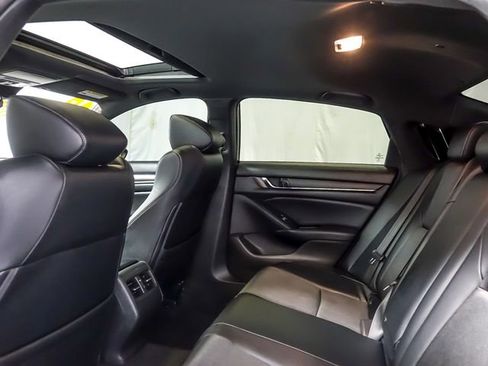 Used 2018 Honda Accord Sport image 16