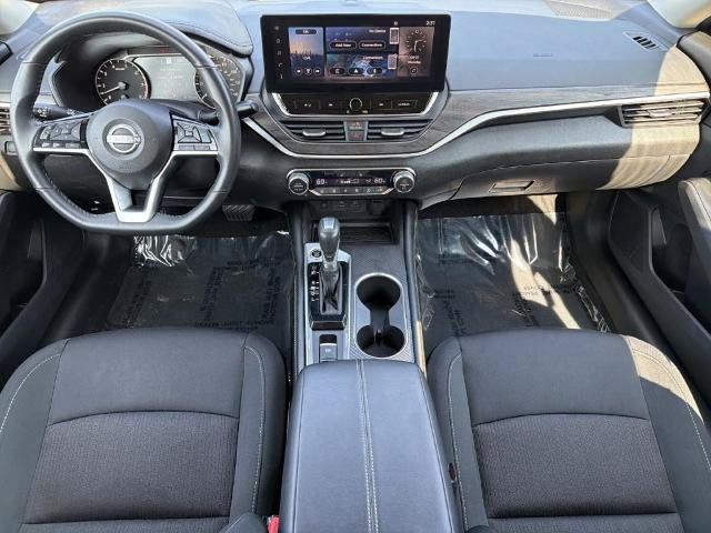 Certified 2025 Nissan Altima 2.5 SV w/ SV Premium Package FWD image 2