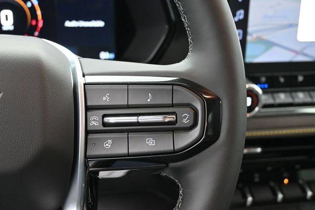 New 2026 Chevrolet Colorado ZR2 w/ Technology Package AWD/4WD image 33
