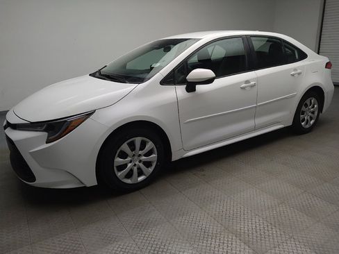 Used 2024 Toyota Corolla LE image 2