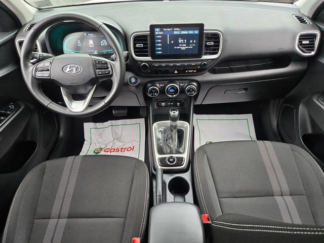 Used 2025 Hyundai Venue SEL FWD image 16