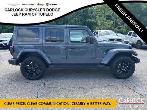Used 2025 Jeep Wrangler Unlimited Sahara AWD/4WD image 5