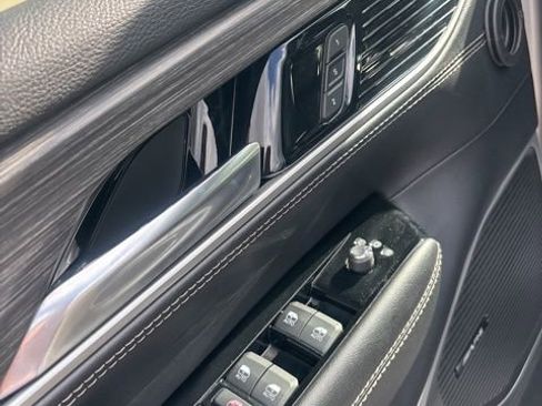 Used 2024 Jeep Wagoneer L Series II w/ Flexible Seating Group AWD/4WD image 19