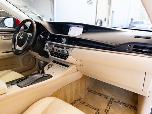 Used 2013 Lexus ES 350 w/ Luxury Pkg image 31