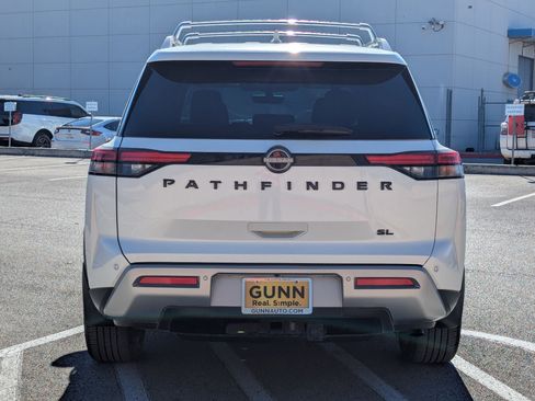 Used 2023 Nissan Pathfinder SL w/ Lighting Package (N92) image 5