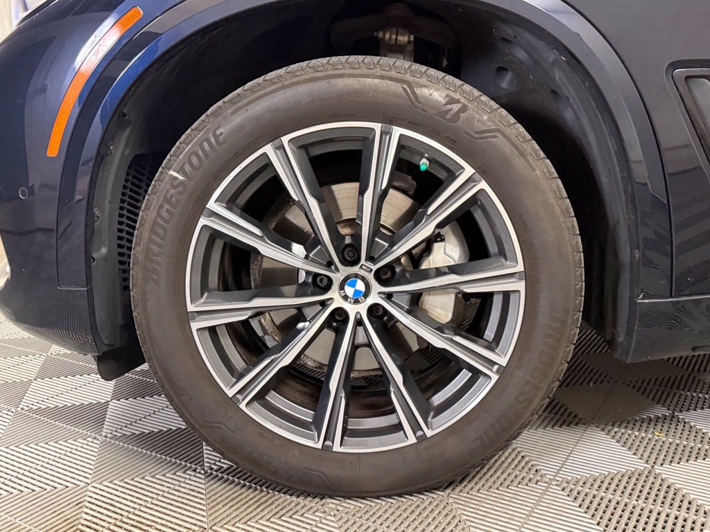 Used 2021 BMW X5 xDrive40i w/ M Sport Package AWD/4WD image 9