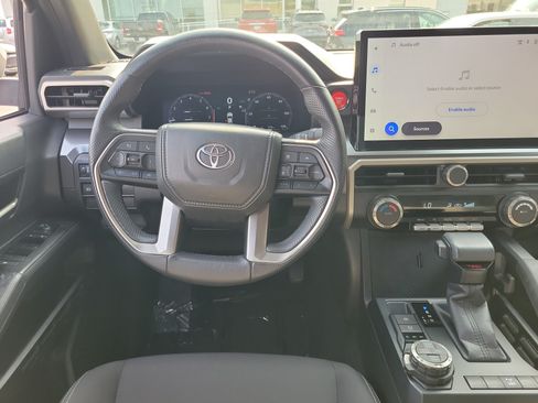 Used 2025 Toyota Tacoma TRD Off-Road AWD/4WD image 10