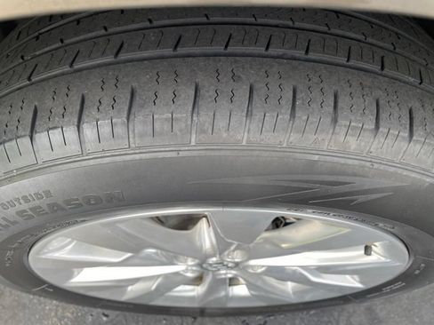 Used 2017 Buick Envision Essence FWD image 36