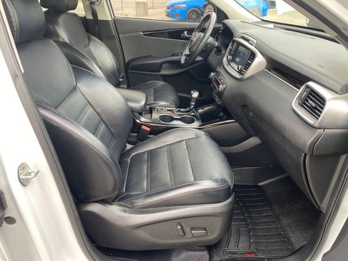 Used 2019 Kia Sorento EX image 13