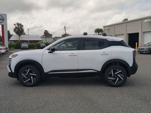 New 2026 Nissan Kicks SV w/ Charging Package FWD image 7