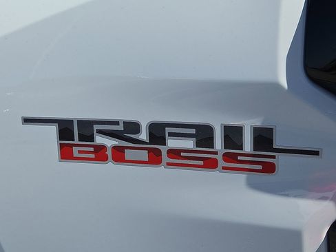New 2026 Chevrolet Colorado Trail Boss AWD/4WD image 9