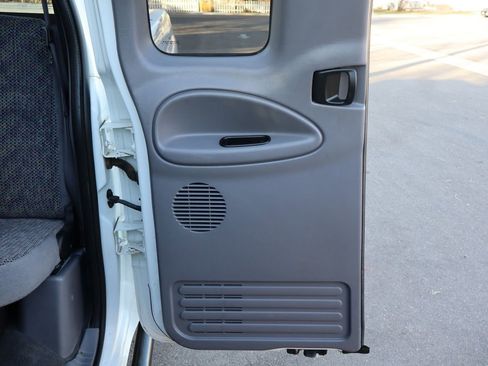 Used 2001 Dodge Ram 2500 Truck ST image 25