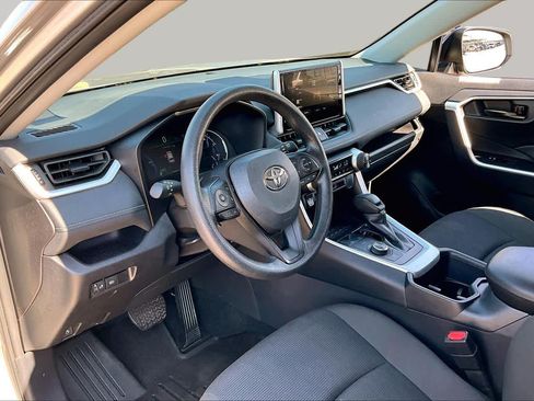 Used 2025 Toyota RAV4 LE AWD/4WD image 15