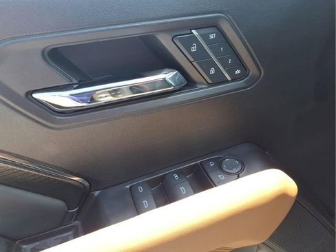 Used 2024 GMC Canyon AT4 w/ AT4 Premium Package AWD/4WD image 13