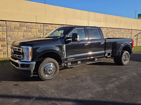 Used 2025 Ford F350 XLT image 8