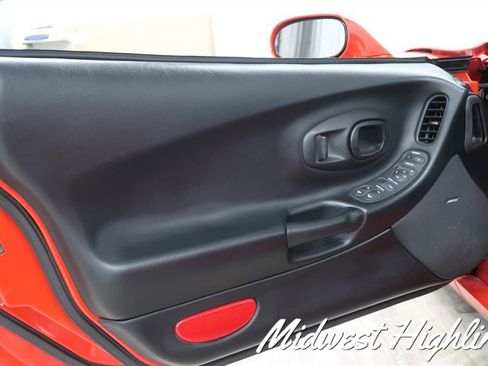 Used 2000 Chevrolet Corvette Convertible w/ Memory Pkg image 19