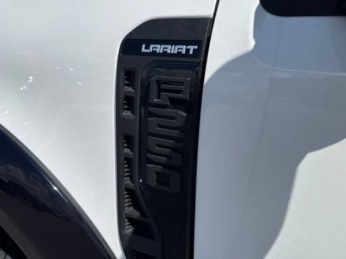 Used 2024 Ford F250 Lariat w/ Lariat Ultimate Package AWD/4WD image 13