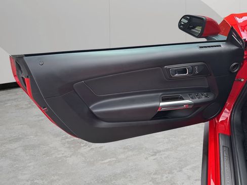 Used 2020 Ford Mustang Convertible RWD image 19