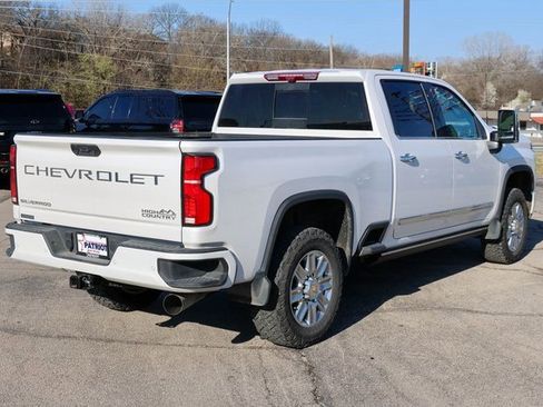 Used 2024 Chevrolet Silverado 2500 High Country w/ High Country Premium Package image 6