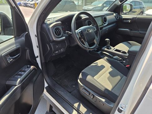 Used 2023 Toyota Tacoma TRD Off-Road w/ Black Out Package (TMS) AWD/4WD image 19