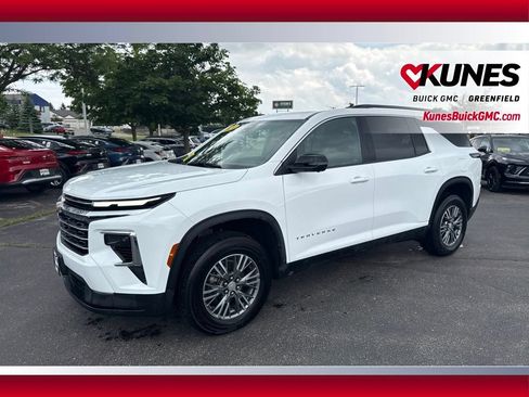 Used 2024 Chevrolet Traverse LT AWD/4WD image 14