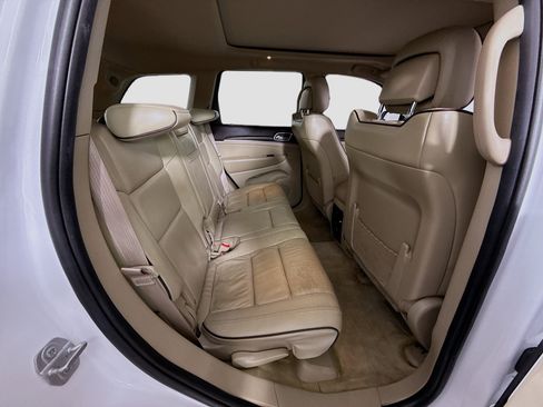 Used 2018 Jeep Grand Cherokee Overland image 27