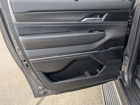 New 2026 Jeep Grand Wagoneer L Summit image 28