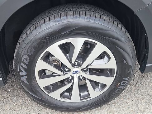 Used 2025 Subaru Outback Premium AWD/4WD image 10