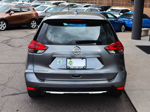 Used 2020 Nissan Rogue S FWD image 10