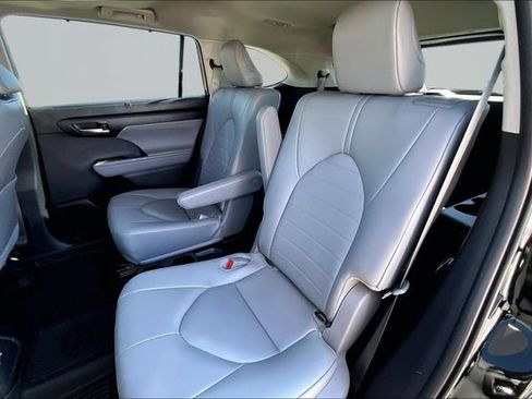 Used 2026 Toyota Highlander XLE AWD/4WD image 28
