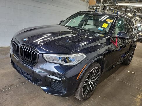 Used 2022 BMW X5 xDrive40i w/ M Sport Package AWD/4WD image 1