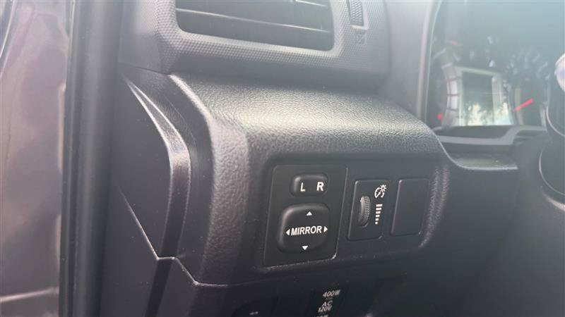 Used 2015 Toyota 4Runner SR5 AWD/4WD image 23