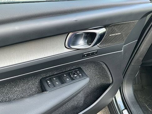 New 2026 Volvo XC40 B5 Ultra w/ Climate Package image 15