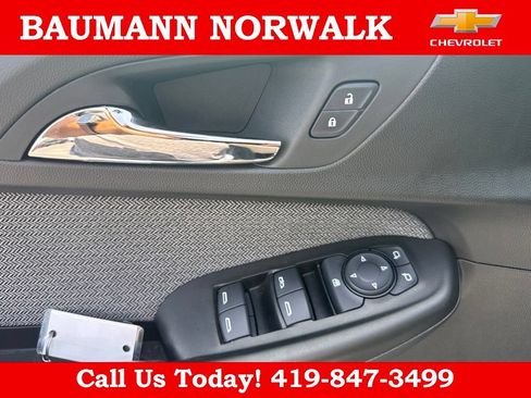 Used 2023 Chevrolet TrailBlazer LT FWD image 16