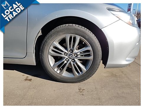 Used 2017 Toyota Camry SE image 14