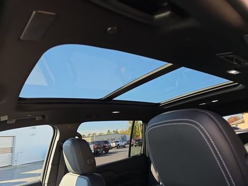 New 2026 Chevrolet Traverse LT w/ Sun and Wheel Package image 32