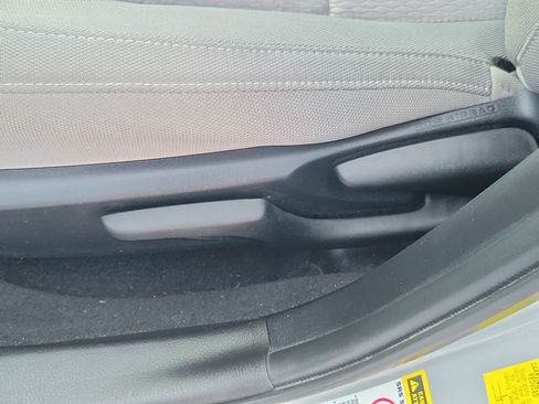 Used 2014 Toyota Corolla LE FWD image 21